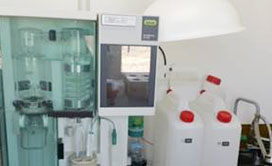 식품의약품연구실 단백질정량에 사용되는 킬달자동분석장치 사진
